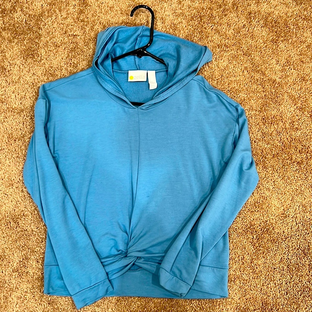 Long sleeve girls size 8/10 In good condition worn twice! Non smoking no pets!